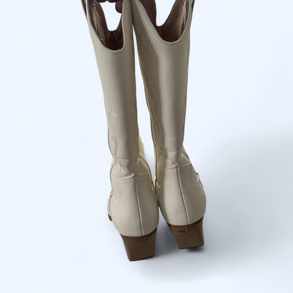 White cowgirl mid calf boots by Soda Women's size 10
Gorgeous white tall boots - Picture 5 of 7